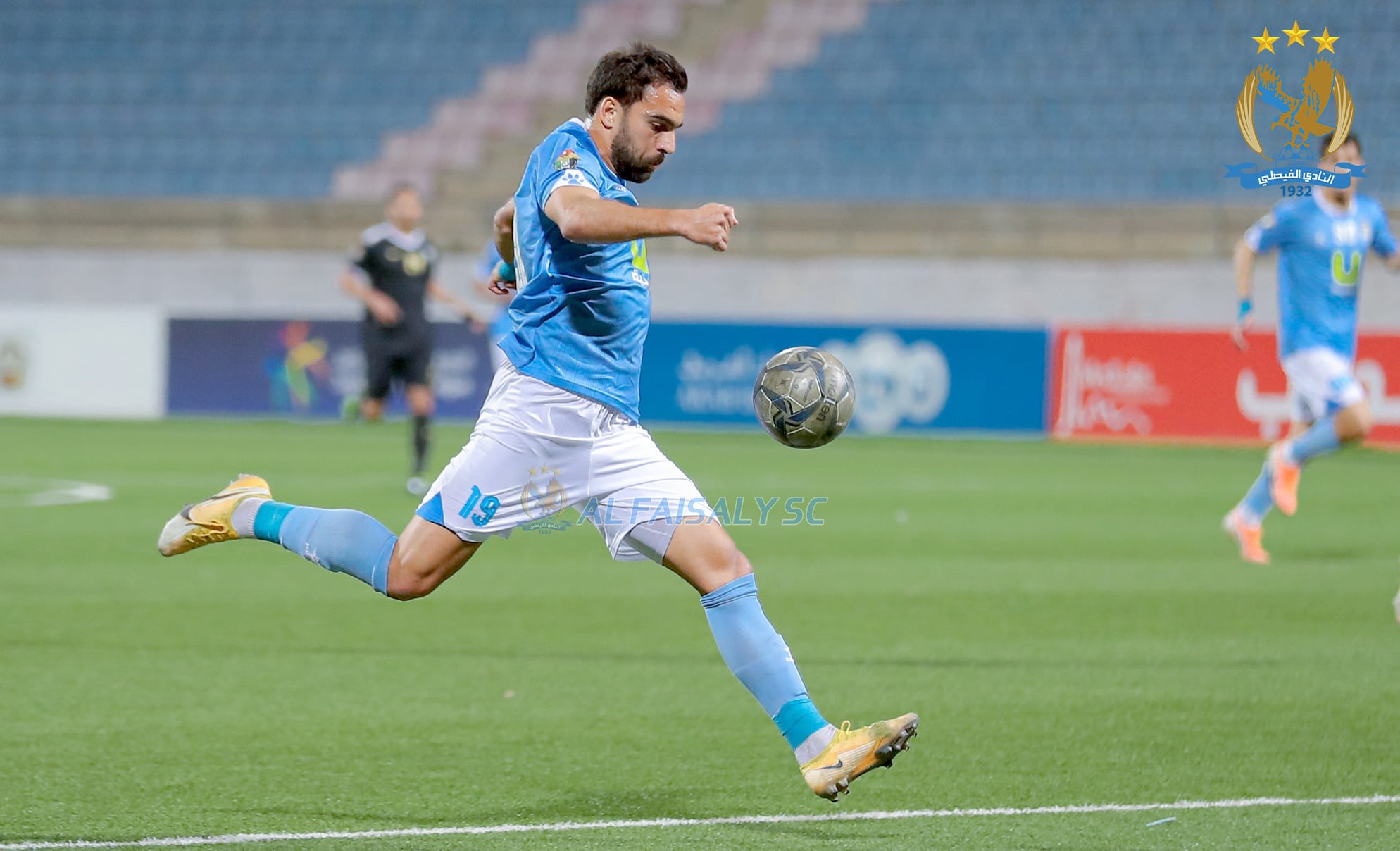 الفيصلي يضرب بالثلاث