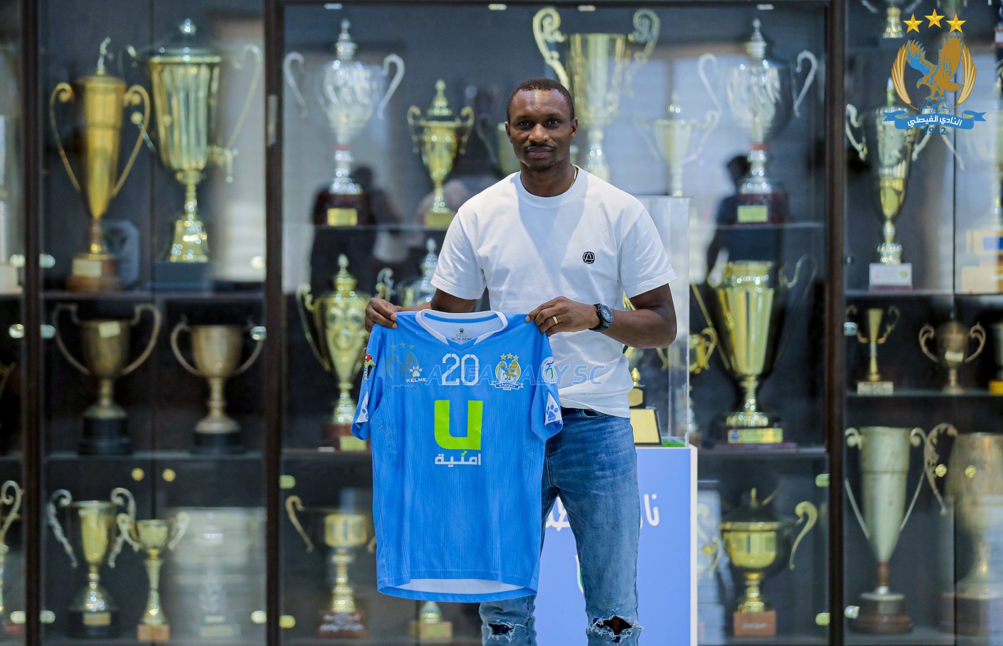 بيتر نورث يجتاز الفحص الطبي