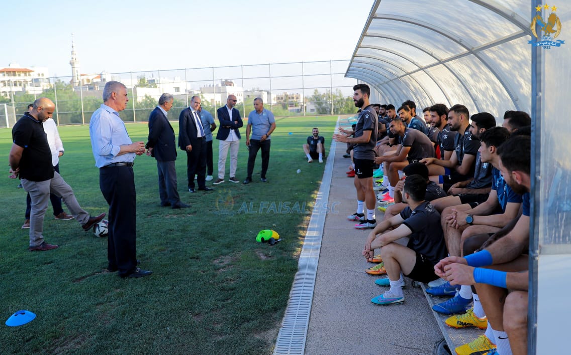 إدارة الفيصلي في تدريبات الفريق الأول
