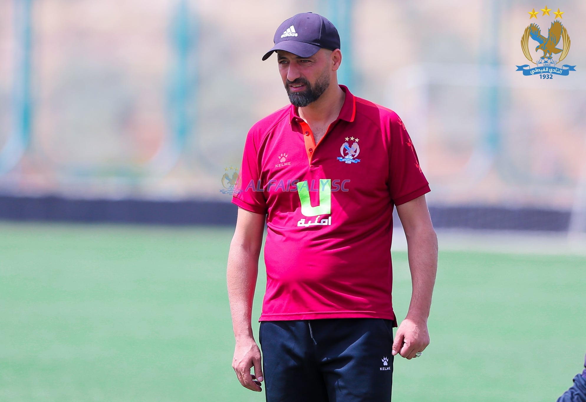 حاتم عقل مديراً إدارياً