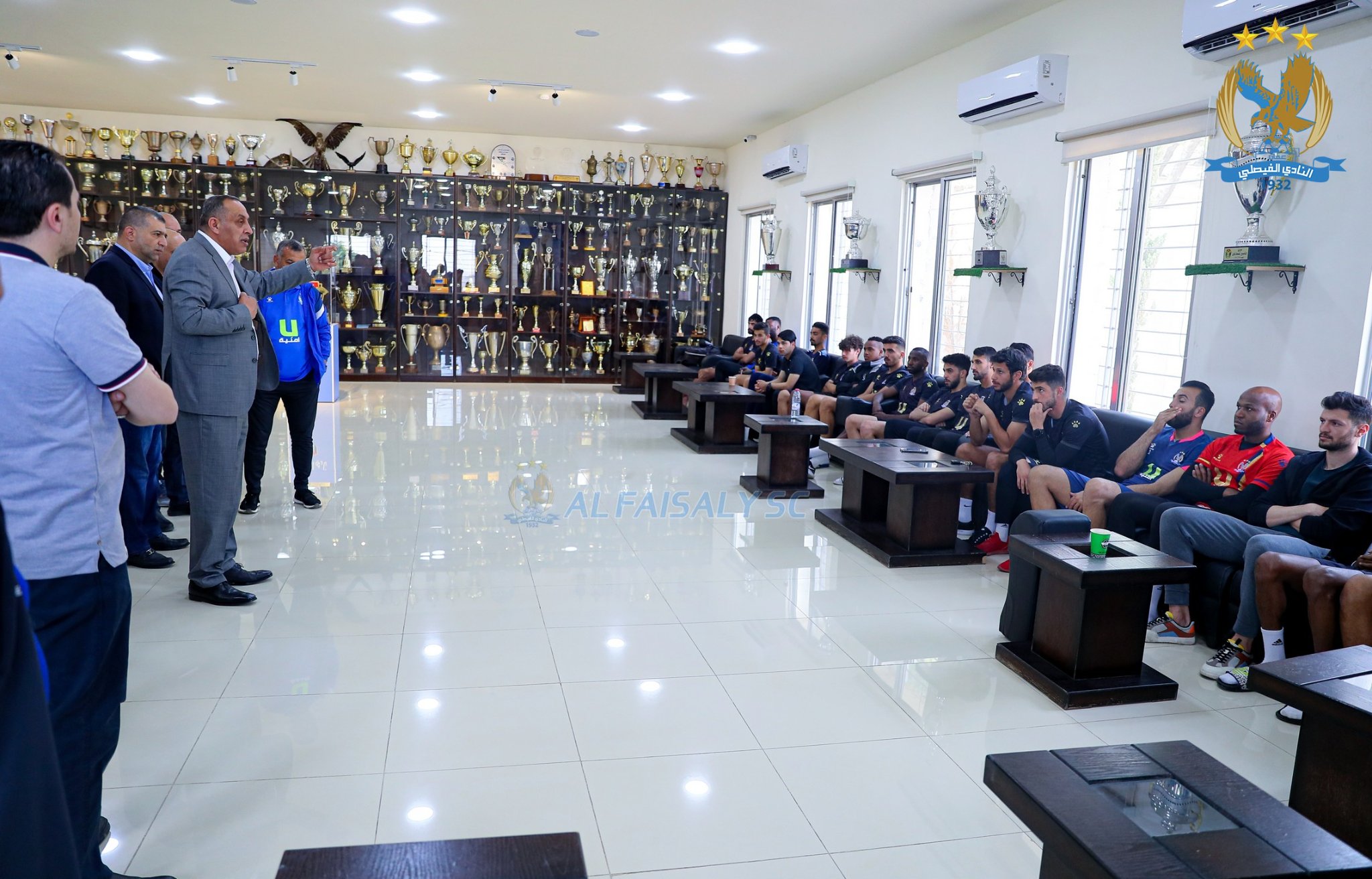 إجتماع الهيئة المؤقتة بالفريق الأول