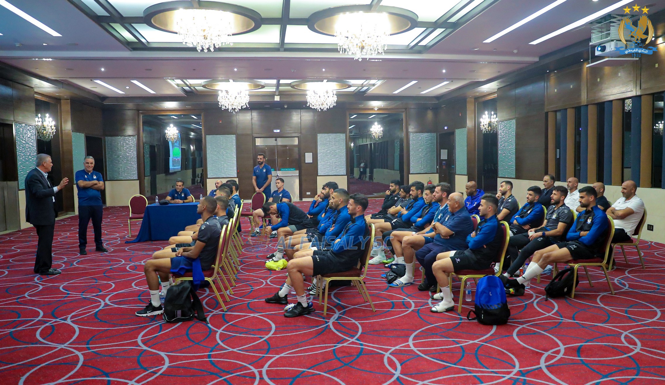 مجلس الإدارة يلتقي بالفريق ويرصد مكافأت مجزية