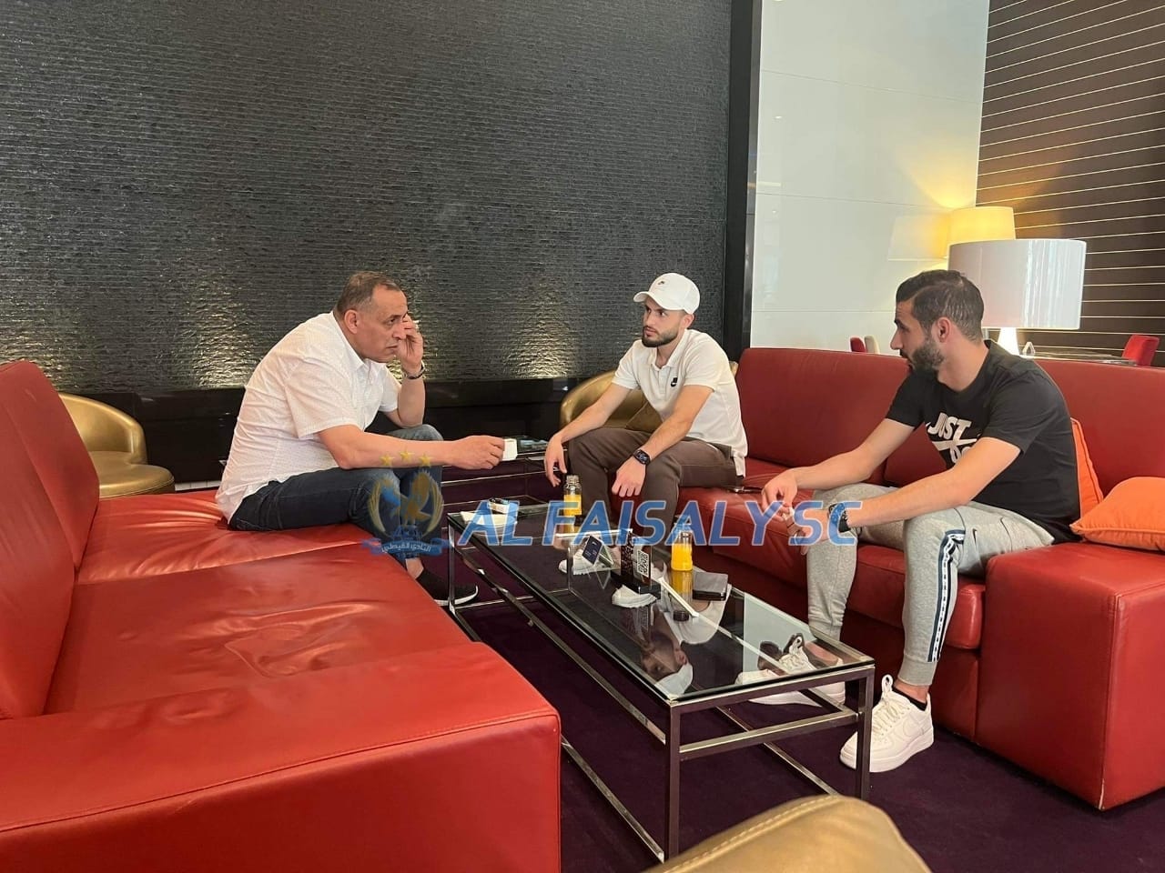 رئيس الهيئة المؤقتة يلتقي العرسان وابو جلبوش