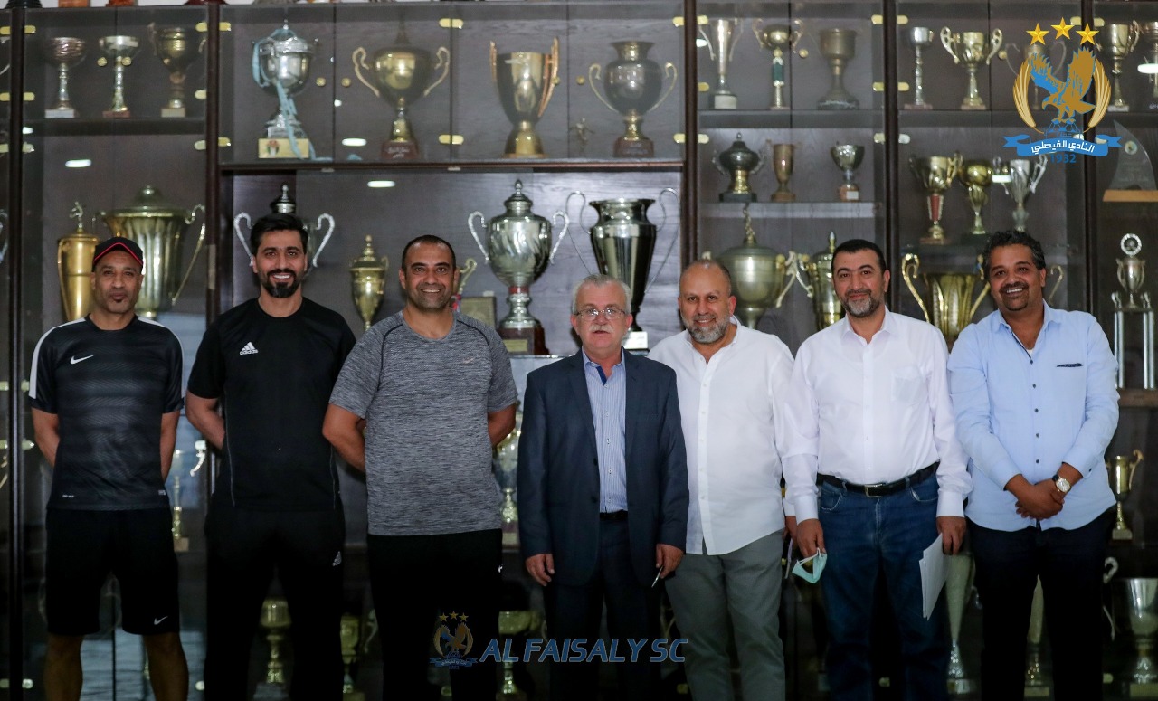 التوقيع مع الجهاز الفني