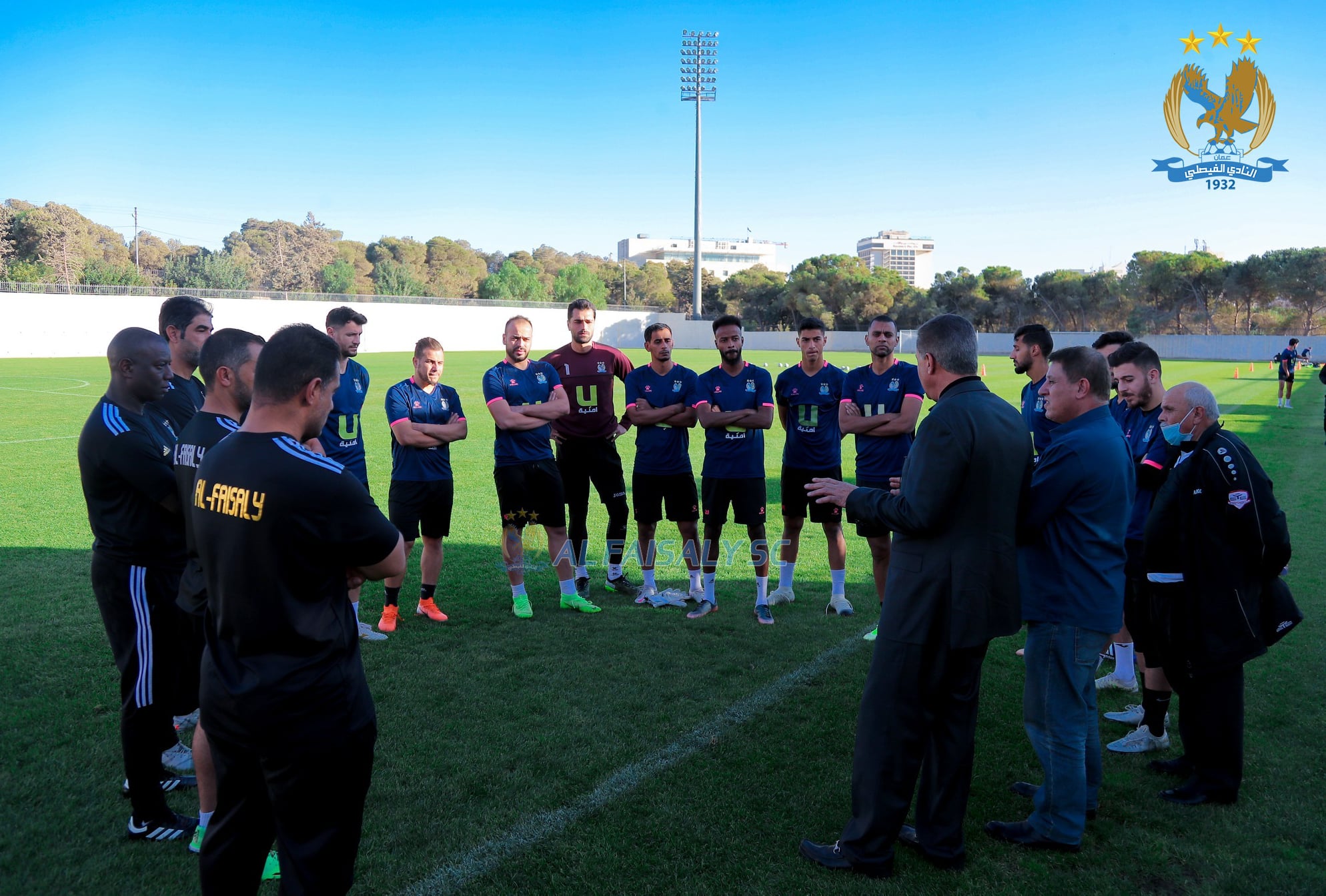 الحديد يشد من ازر اللاعبين